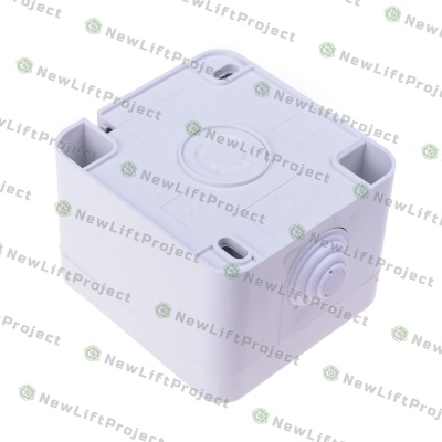 Розетка белая с заземлением и крышкой 16А IP44