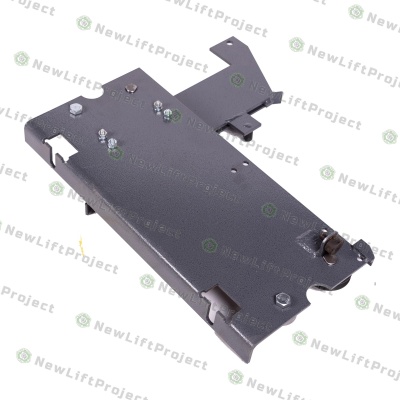 Каретка дверей кабины правая проем 1000мм Q=1000кг 830.03.10.030 КМЗ