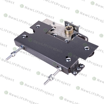 Каретка дверей шахты правая 650-700мм 1000М.06.00.100М КМЗ